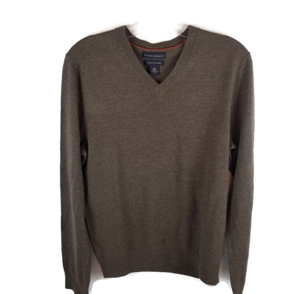 🤑 3/$20 Banana Republic Merino Wool Vneck